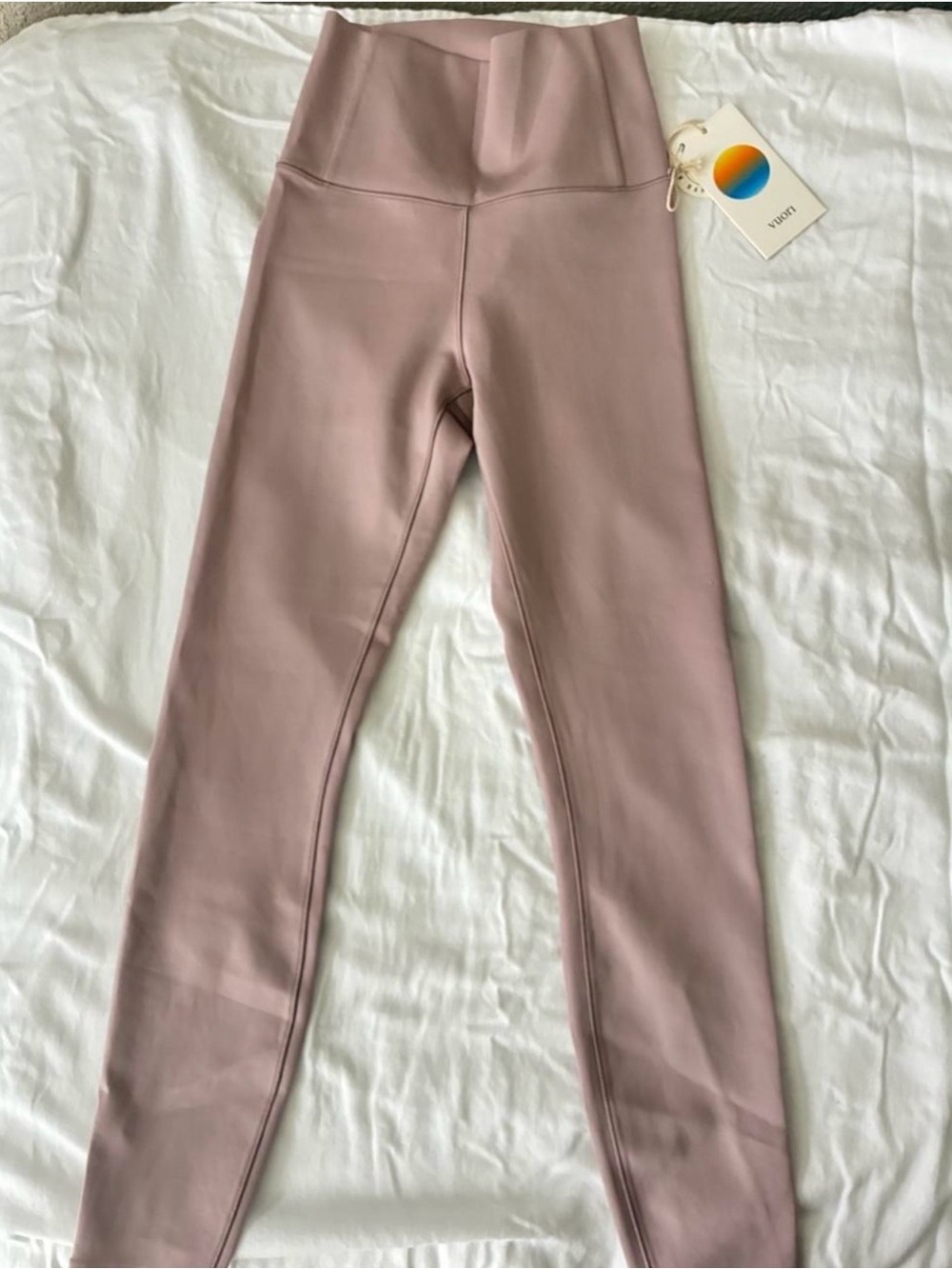 Vuori xs rose leggings, new tags